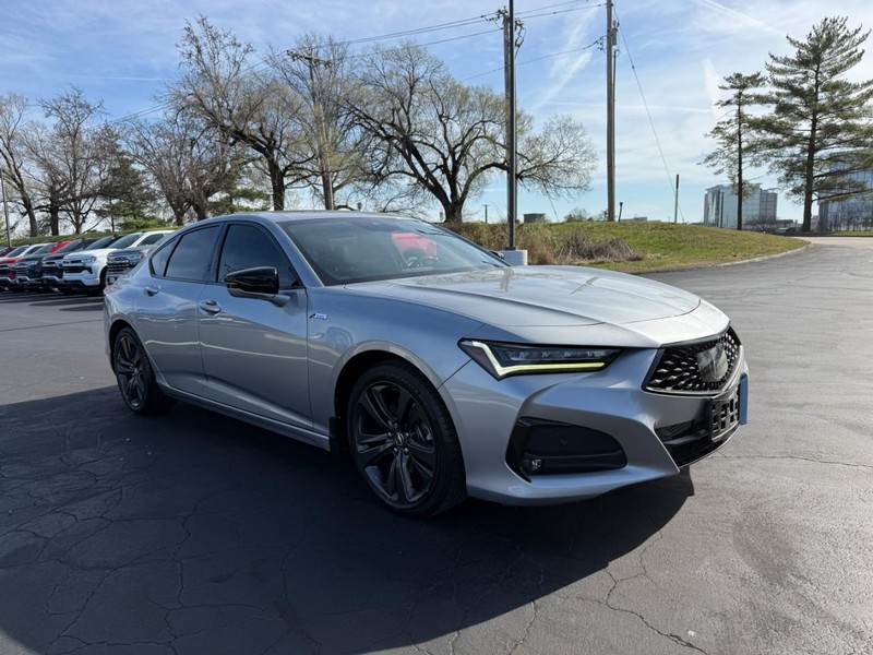 Acura TLX Vehicle Full-screen Gallery Image 08