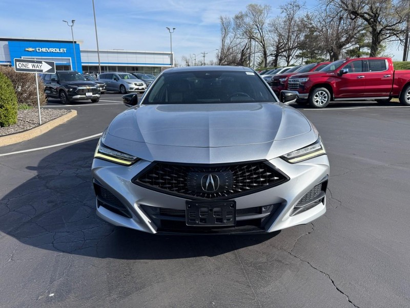 Acura TLX Vehicle Full-screen Gallery Image 09