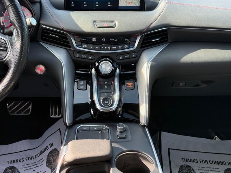 Acura TLX Vehicle Full-screen Gallery Image 14