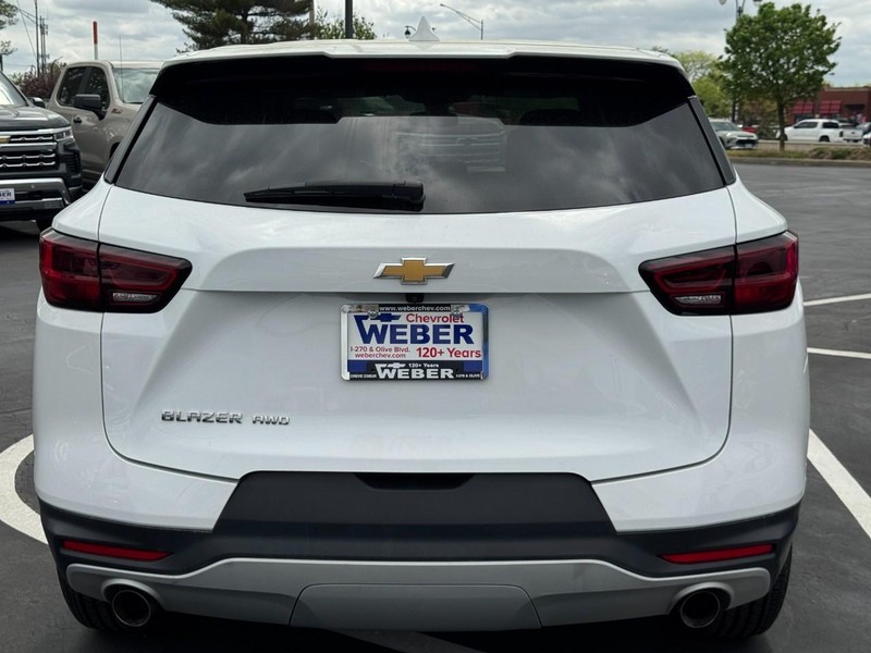 Chevrolet Blazer Vehicle Full-screen Gallery Image 05