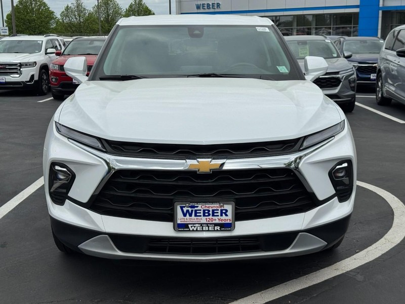 Chevrolet Blazer Vehicle Full-screen Gallery Image 09