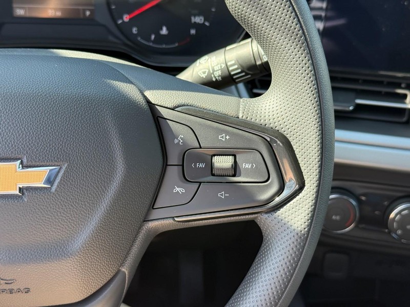 Chevrolet Trax Vehicle Full-screen Gallery Image 13