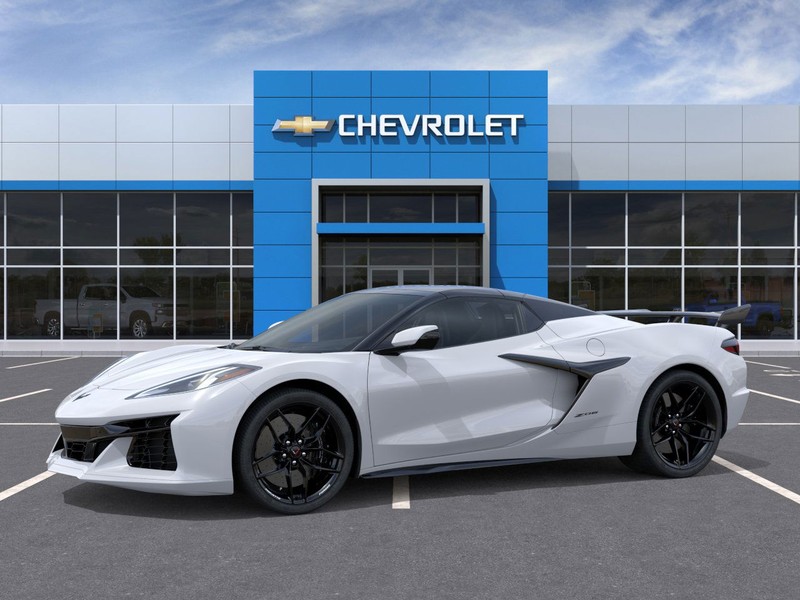 Chevrolet Corvette Vehicle Full-screen Gallery Image 2