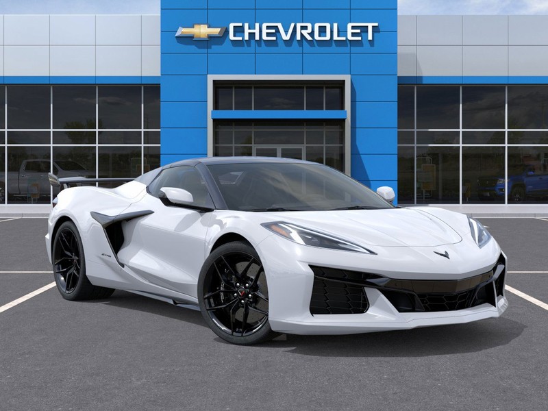 Chevrolet Corvette Vehicle Full-screen Gallery Image 7