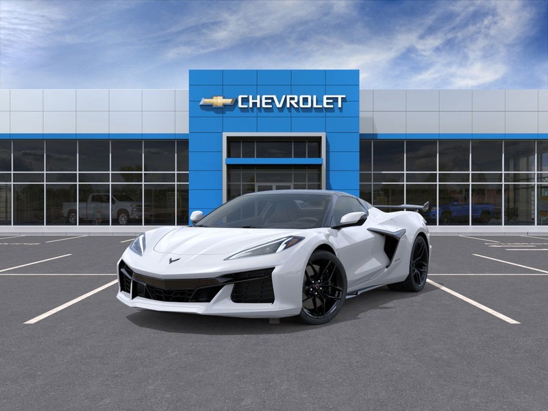Chevrolet Corvette Vehicle Full-screen Gallery Image 8