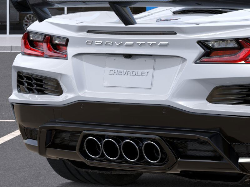 Chevrolet Corvette Vehicle Full-screen Gallery Image 14