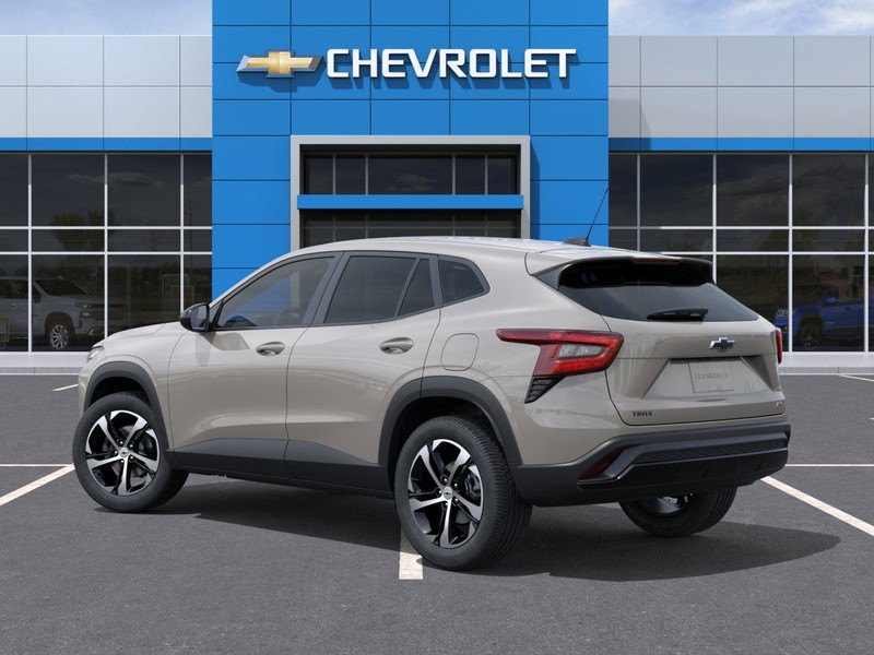 Chevrolet Trax Vehicle Full-screen Gallery Image 3