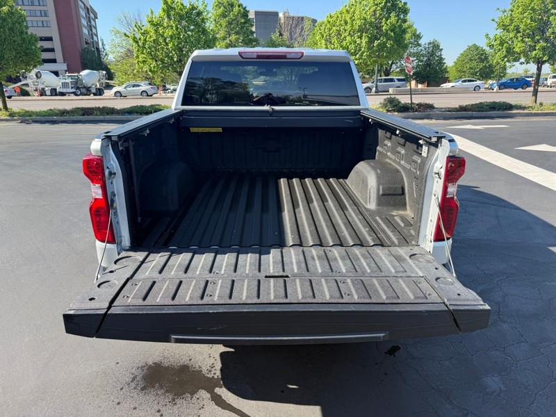 Chevrolet Silverado 1500 Vehicle Full-screen Gallery Image 6