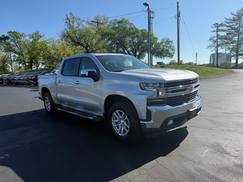 Chevrolet Silverado 1500 Vehicle Full-screen Gallery Image 9