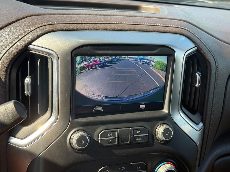 Chevrolet Silverado 1500 Vehicle Full-screen Gallery Image 23