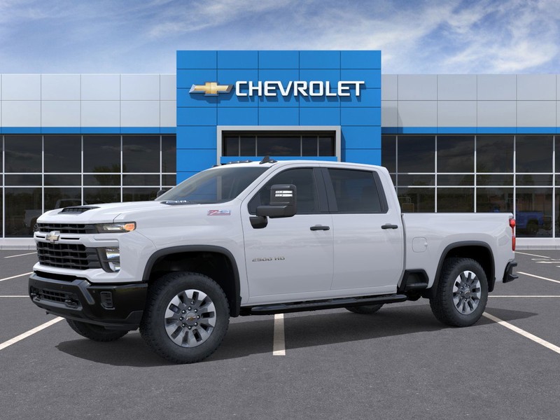 Chevrolet Silverado 2500HD Vehicle Full-screen Gallery Image 2