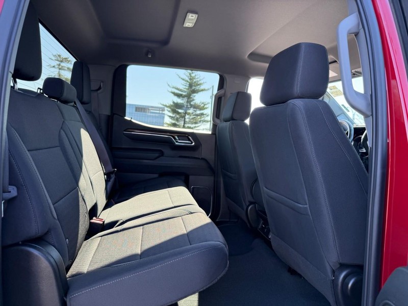 Chevrolet Silverado 1500 Vehicle Full-screen Gallery Image 11