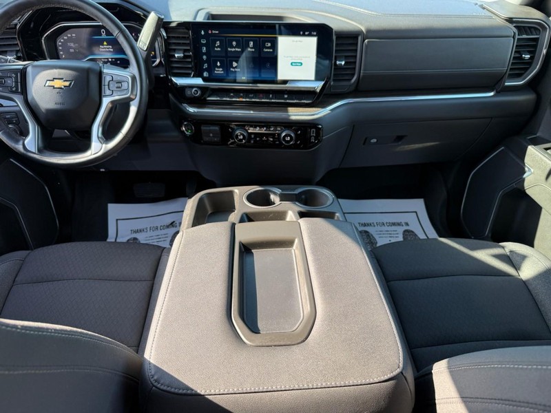 Chevrolet Silverado 1500 Vehicle Full-screen Gallery Image 12