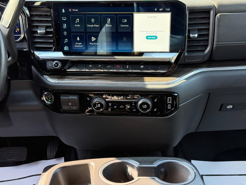 Chevrolet Silverado 1500 Vehicle Full-screen Gallery Image 15