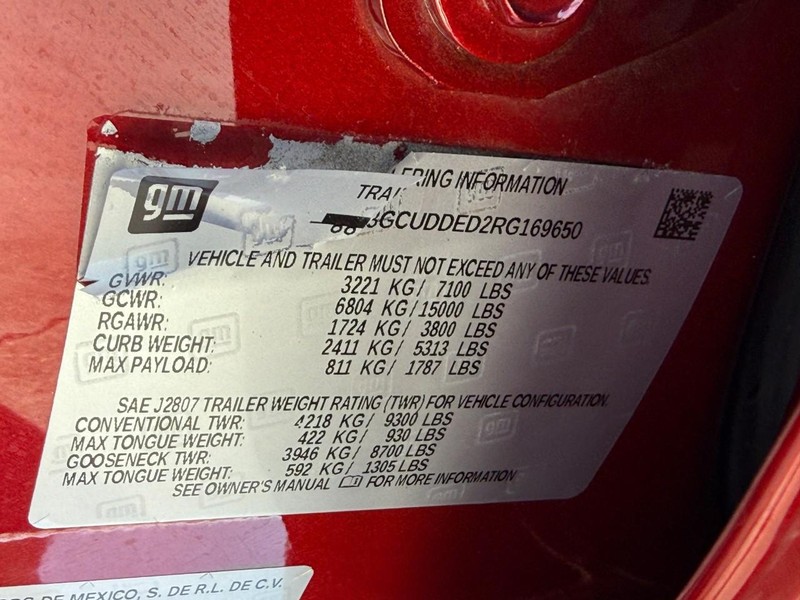 Chevrolet Silverado 1500 Vehicle Full-screen Gallery Image 24