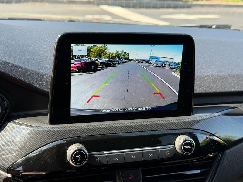 Ford Escape Vehicle Full-screen Gallery Image 22