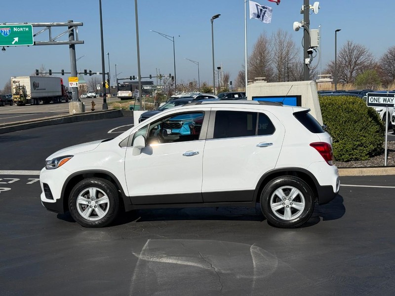Chevrolet Trax Vehicle Full-screen Gallery Image 2