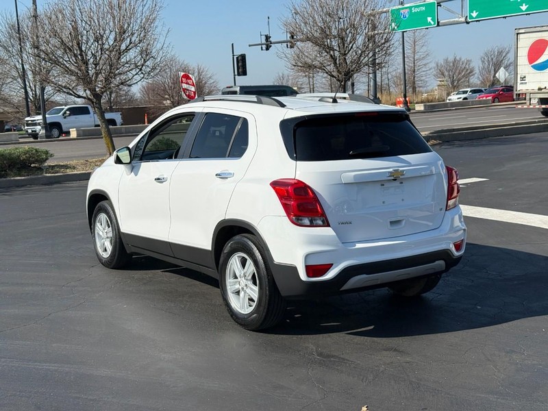 Chevrolet Trax Vehicle Full-screen Gallery Image 3