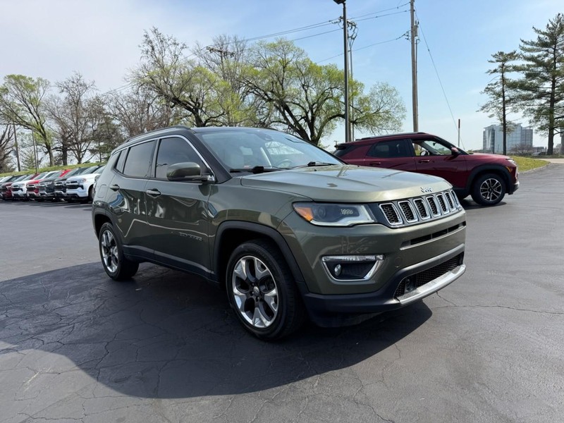 Jeep Compass Vehicle Full-screen Gallery Image 9