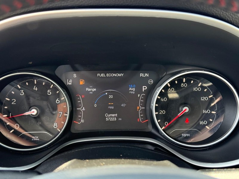 Jeep Compass Vehicle Full-screen Gallery Image 21