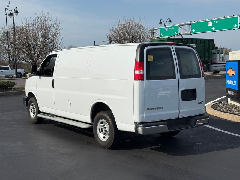 GMC Savana Cargo Van Vehicle Full-screen Gallery Image 3