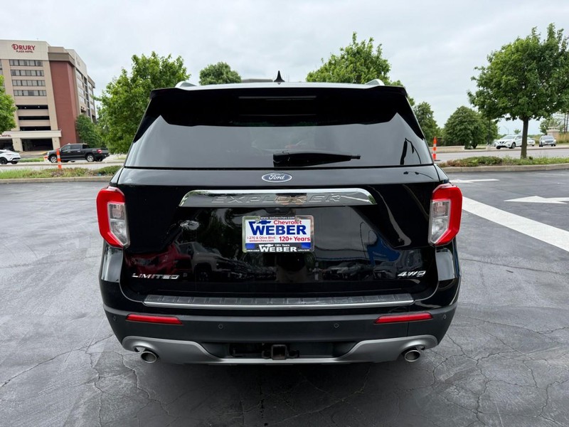 Ford Explorer Vehicle Full-screen Gallery Image 6