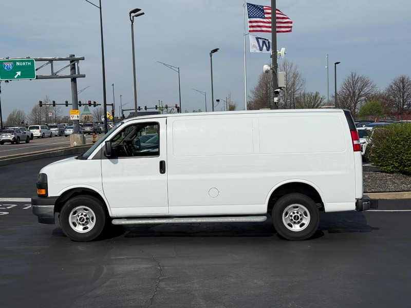 GMC Savana Cargo Van Vehicle Full-screen Gallery Image 2
