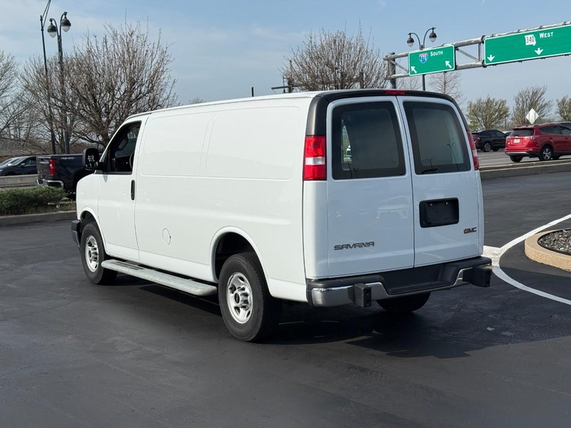 GMC Savana Cargo Van Vehicle Full-screen Gallery Image 3