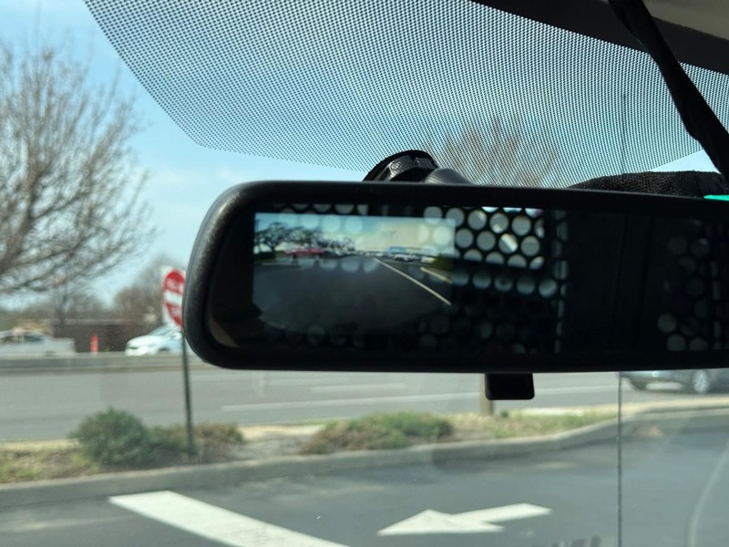 GMC Savana Cargo Van Vehicle Full-screen Gallery Image 16