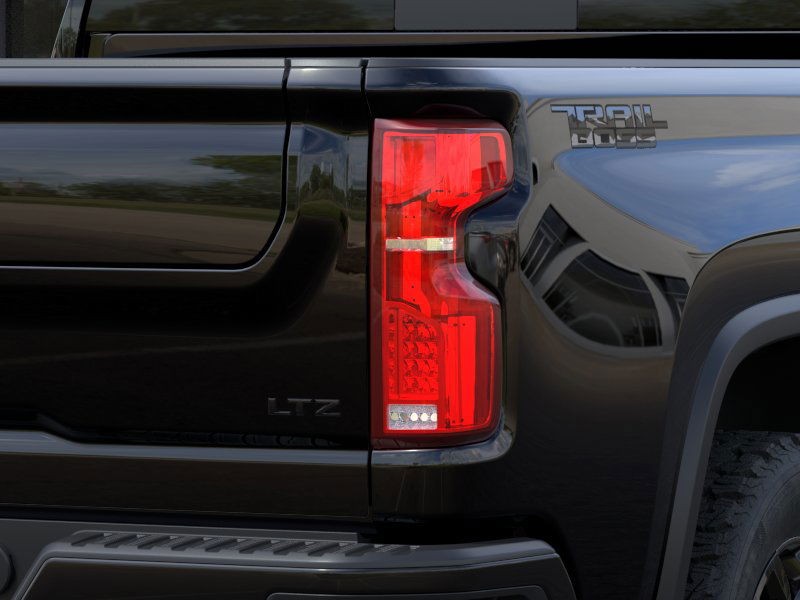 Chevrolet Silverado 2500HD Vehicle Full-screen Gallery Image 11