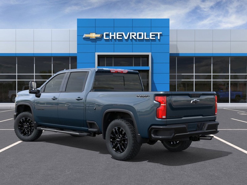 Chevrolet Silverado 2500HD Vehicle Full-screen Gallery Image 3