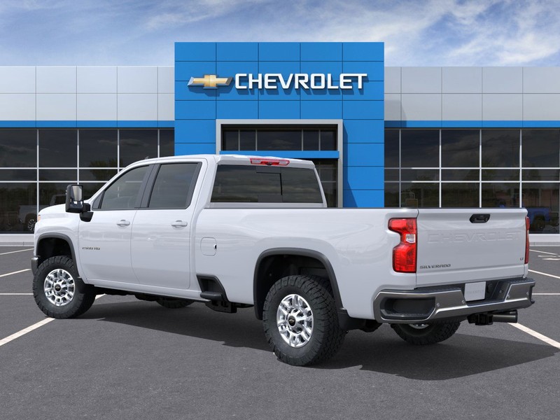 Chevrolet Silverado 2500HD Vehicle Full-screen Gallery Image 3