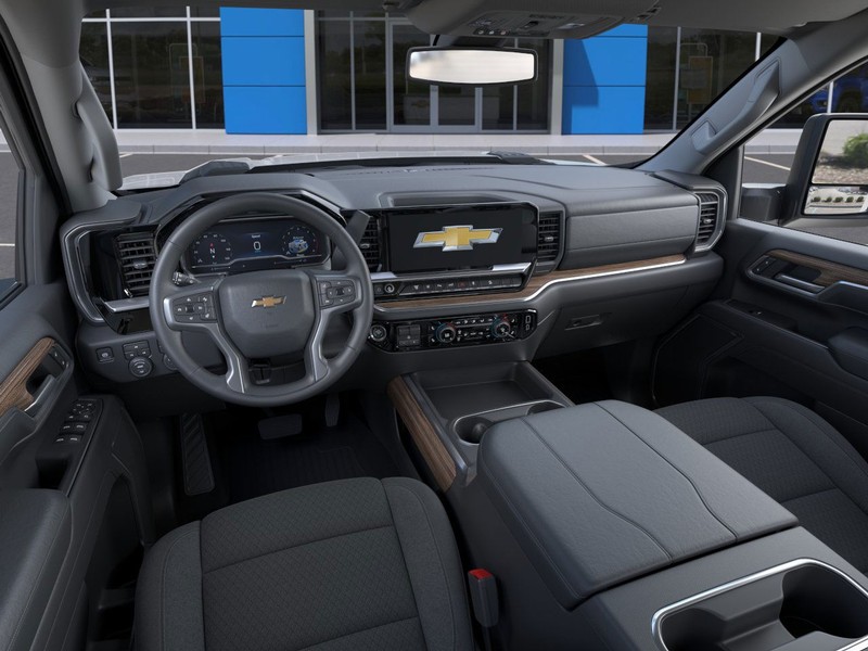 Chevrolet Silverado 2500HD Vehicle Full-screen Gallery Image 15