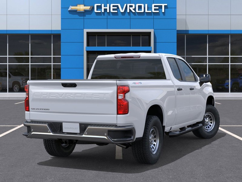 Chevrolet Silverado 1500 Vehicle Full-screen Gallery Image 4