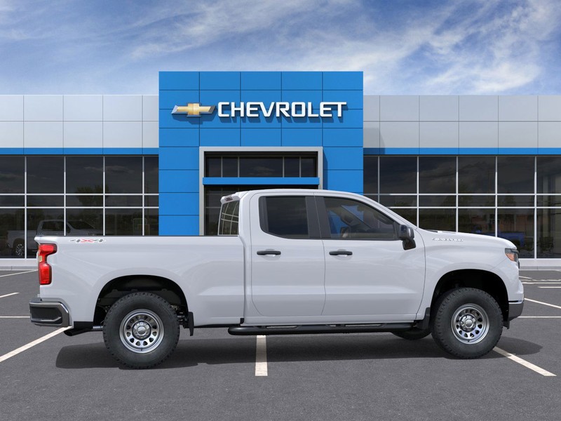 Chevrolet Silverado 1500 Vehicle Full-screen Gallery Image 5