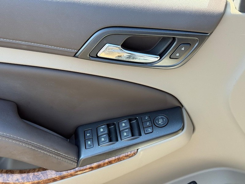 Chevrolet Tahoe Vehicle Full-screen Gallery Image 16