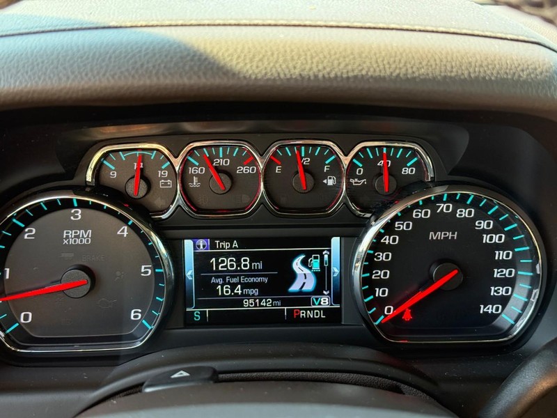 Chevrolet Tahoe Vehicle Full-screen Gallery Image 23