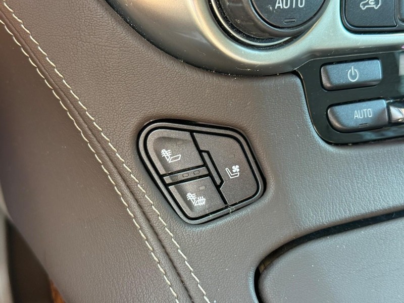 Chevrolet Tahoe Vehicle Full-screen Gallery Image 24