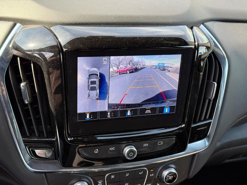 Chevrolet Traverse Vehicle Full-screen Gallery Image 23