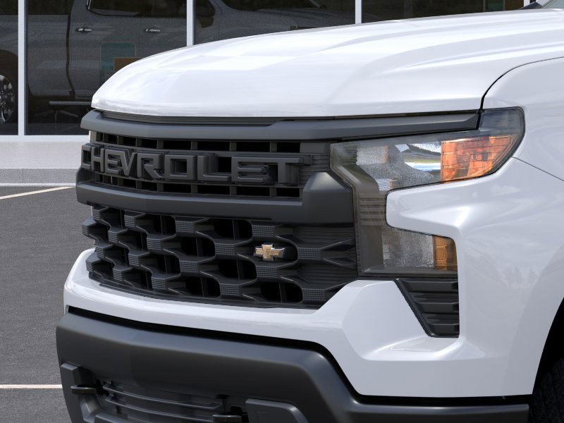 Chevrolet Silverado 1500 Vehicle Full-screen Gallery Image 13