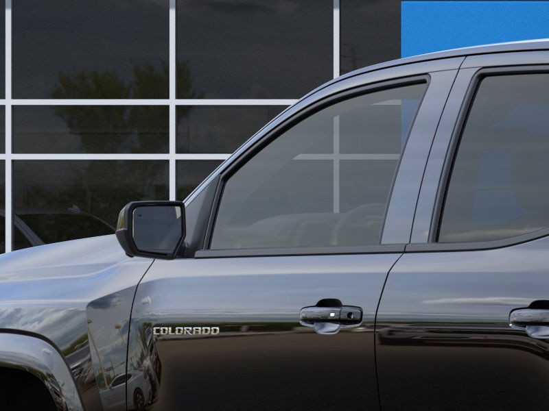 Chevrolet Colorado Vehicle Full-screen Gallery Image 12