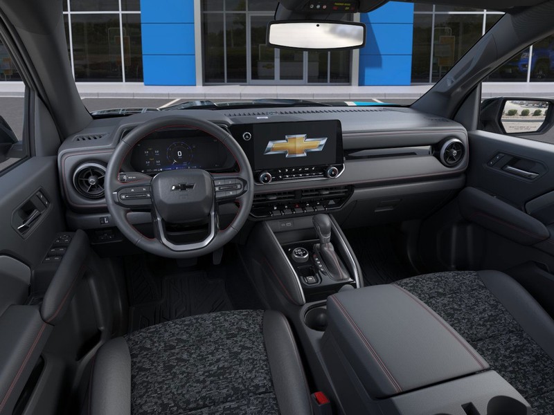 Chevrolet Colorado Vehicle Full-screen Gallery Image 15