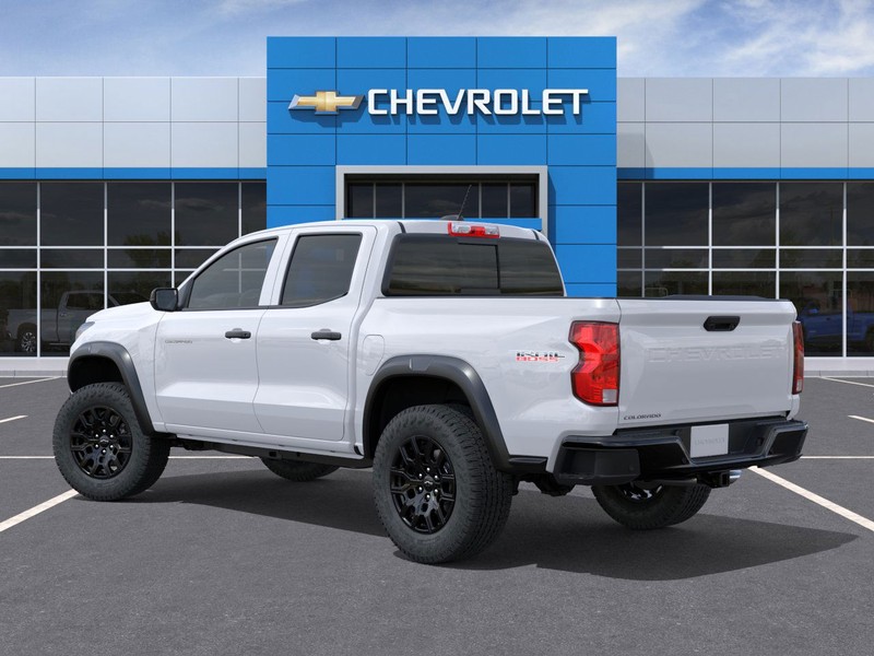 Chevrolet Colorado Vehicle Full-screen Gallery Image 3