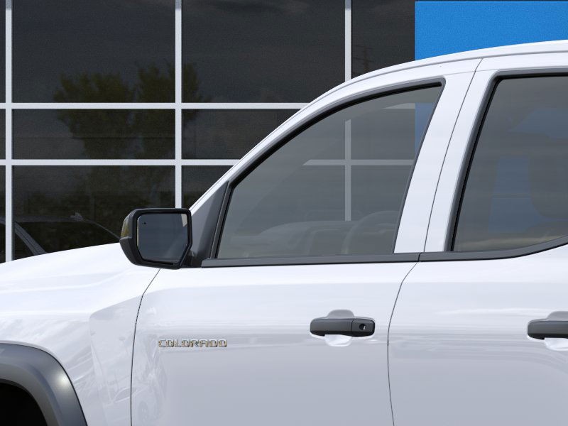 Chevrolet Colorado Vehicle Full-screen Gallery Image 12