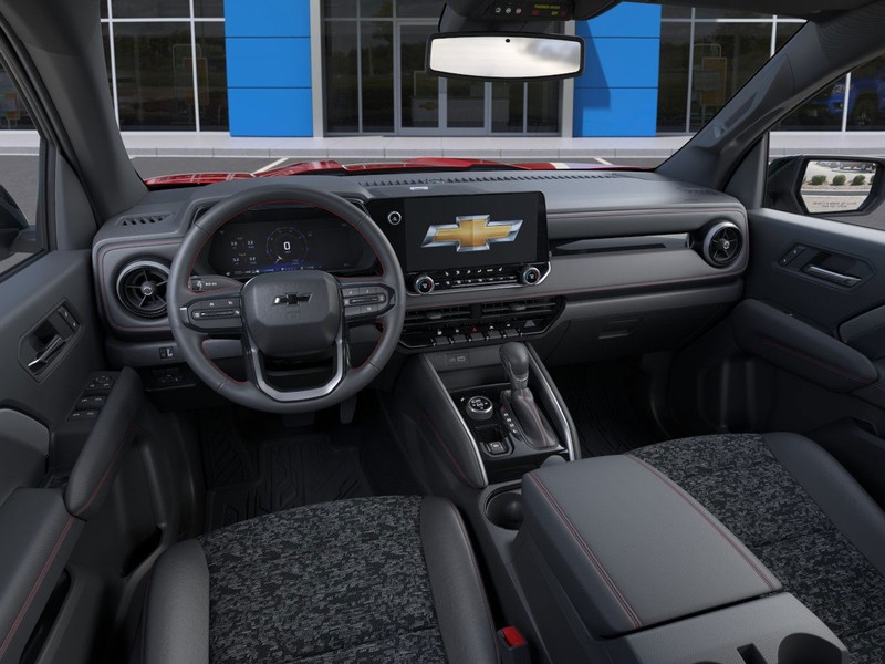 Chevrolet Colorado Vehicle Full-screen Gallery Image 15