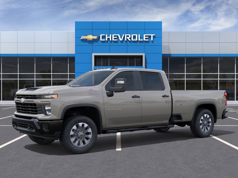 Chevrolet Silverado 2500HD Vehicle Full-screen Gallery Image 2