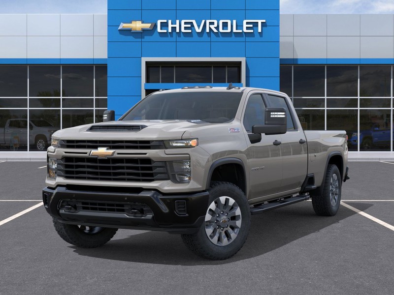 Chevrolet Silverado 2500HD Vehicle Full-screen Gallery Image 6