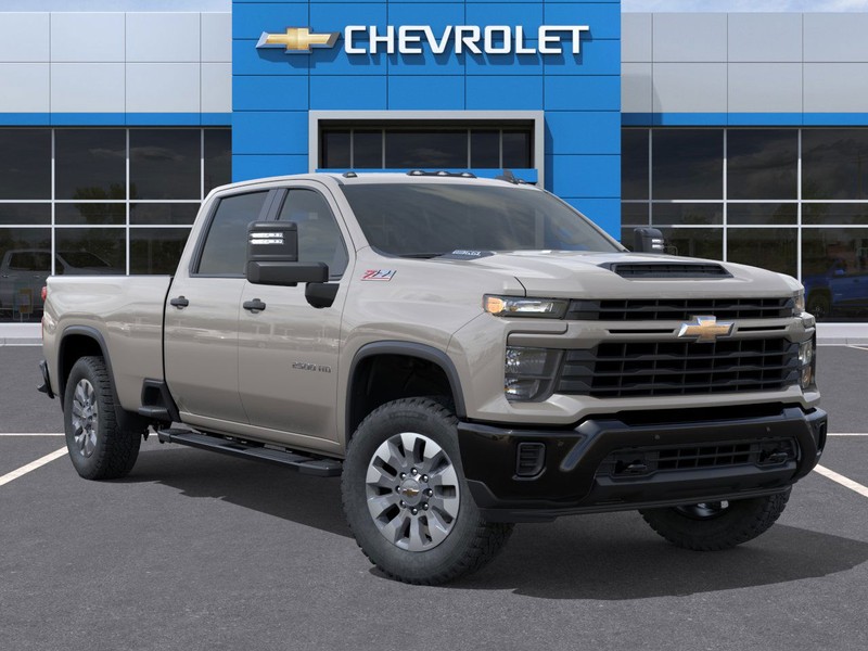 Chevrolet Silverado 2500HD Vehicle Full-screen Gallery Image 7