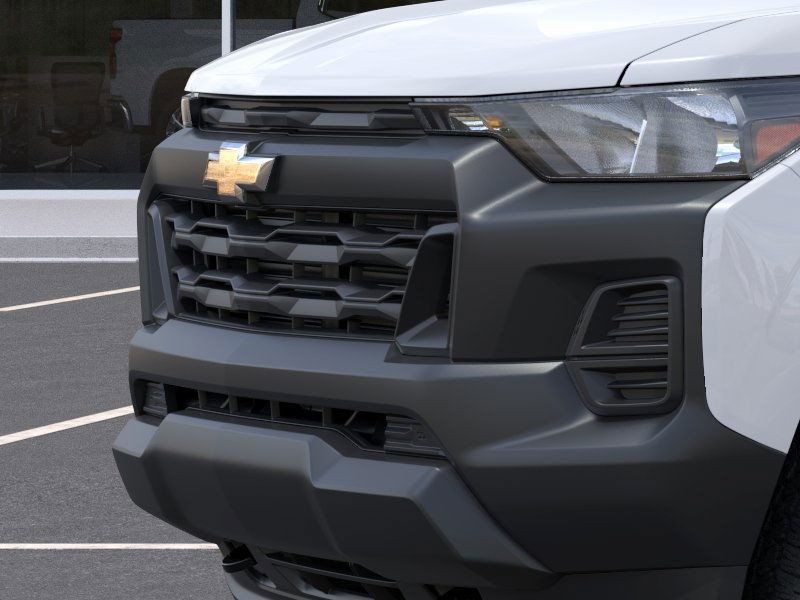 Chevrolet Colorado Vehicle Full-screen Gallery Image 13