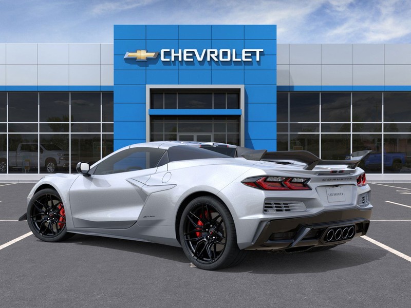 Chevrolet Corvette Vehicle Full-screen Gallery Image 3